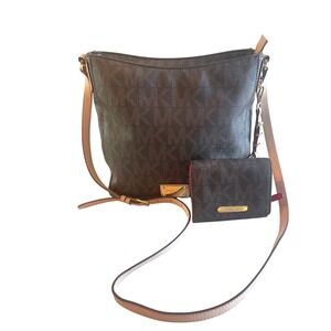 Michael Kors Signature Brown Jet Set Messenger Shoulder Bag & Matching Wallet MK